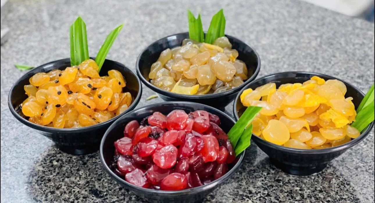 Bốn chén hạt đác rim: chanh dây, gừng non, dâu tằm, thơm mật cùng lá dứa