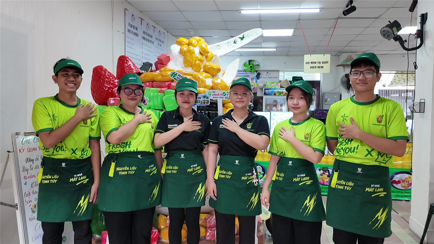 Đội ngũ HAMICHEE trong đồng phục mới