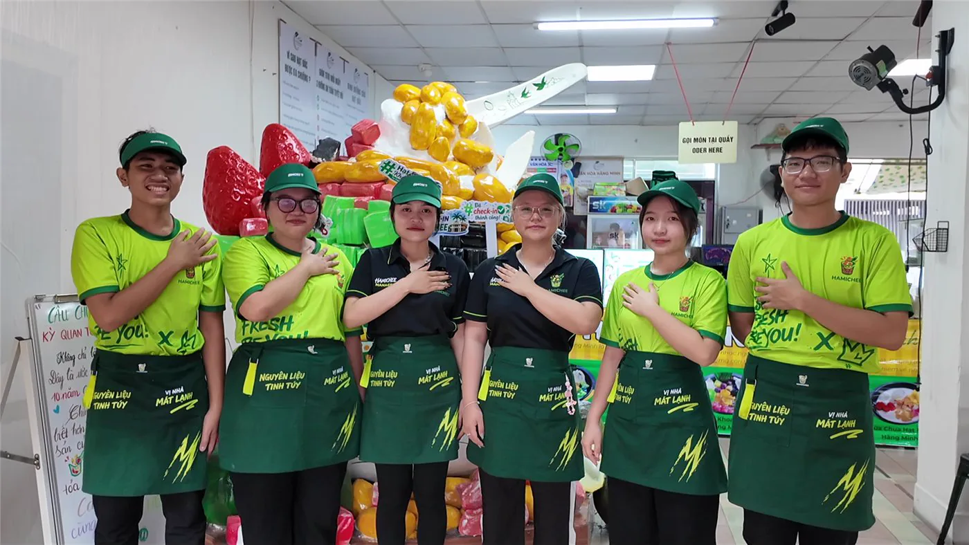 Đội ngũ HAMICHEE trong đồng phục mới