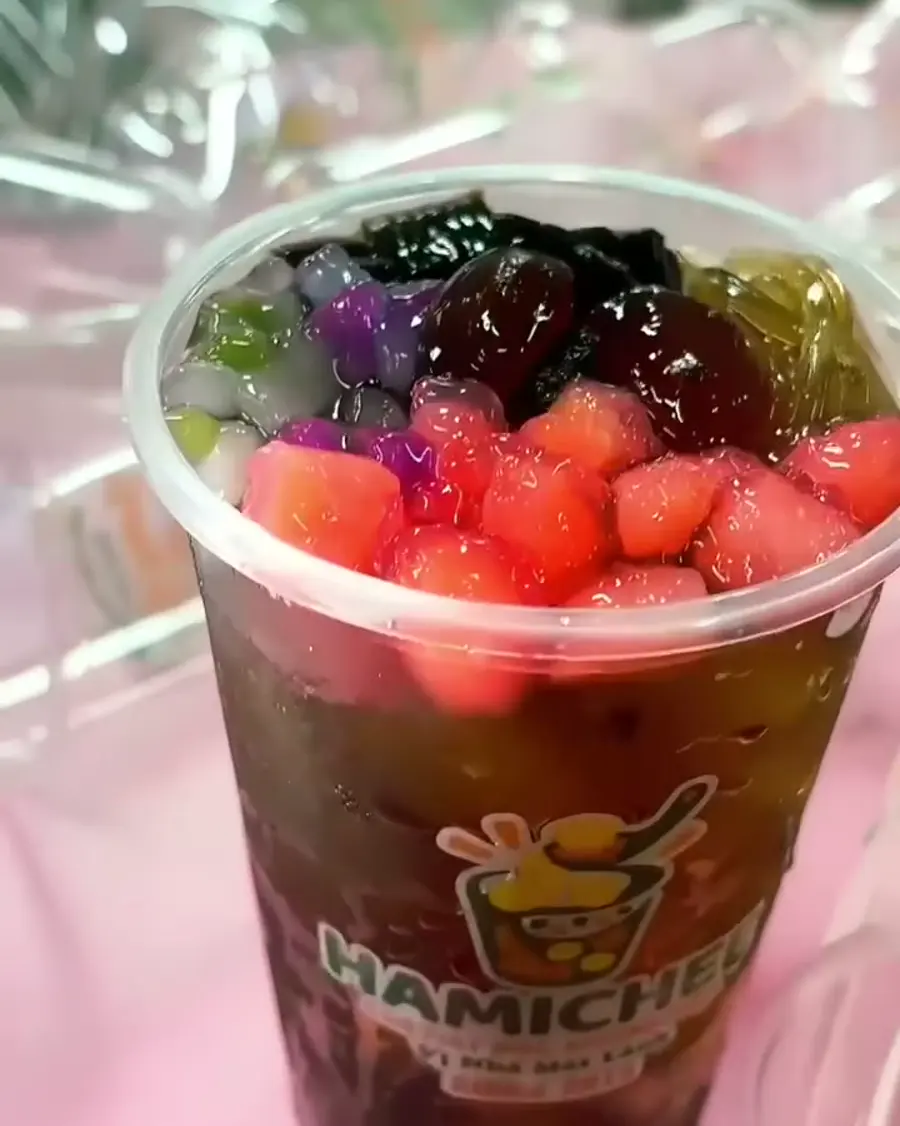 Ly nước sâm full topping mát lạnh ở quán chè HAMICHEE Nha Trang